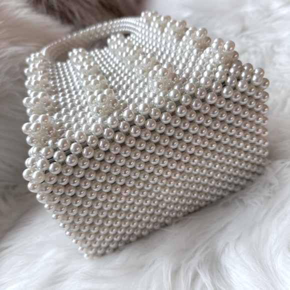 Elegant Pearl Bucket Beaded Handbag - Picture 9 of 11